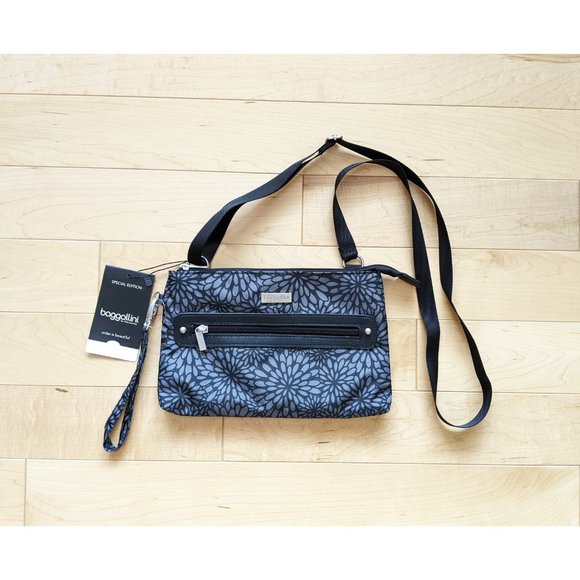 Baggallini Handbags - Baggallini floral crossbody/wristlet